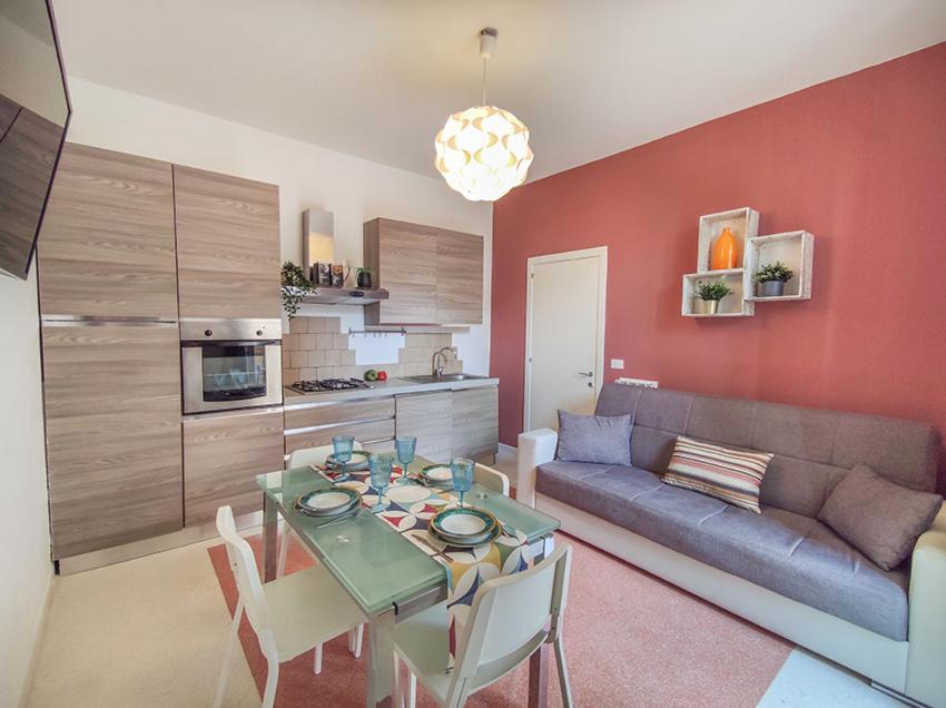 Casa Chiara In Centro Con Corte Privata San Benedetto del Tronto Eksteriør billede