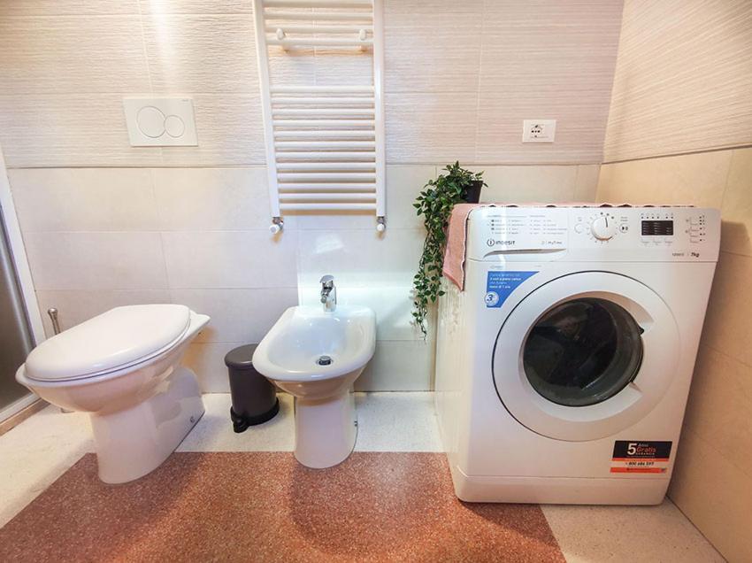 Casa Chiara In Centro Con Corte Privata San Benedetto del Tronto Eksteriør billede