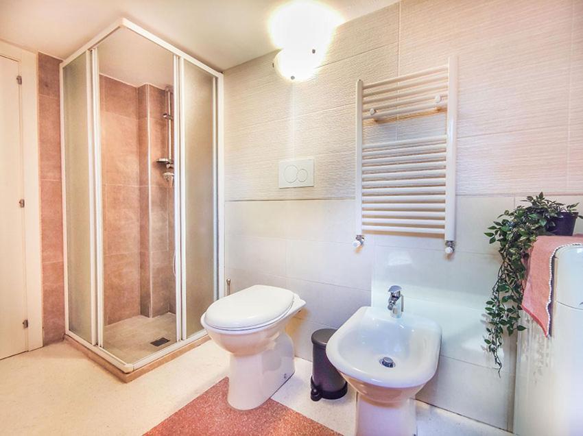 Casa Chiara In Centro Con Corte Privata San Benedetto del Tronto Eksteriør billede
