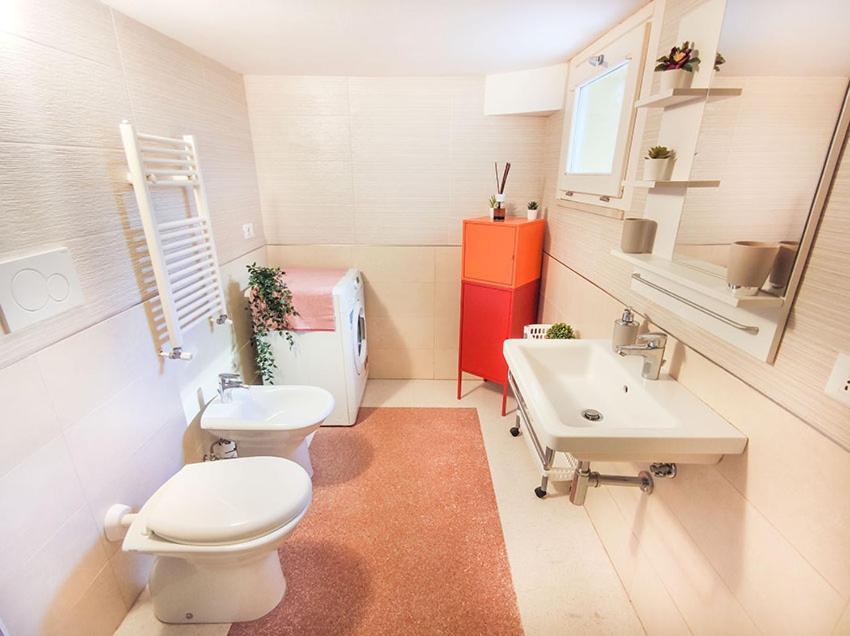 Casa Chiara In Centro Con Corte Privata San Benedetto del Tronto Eksteriør billede